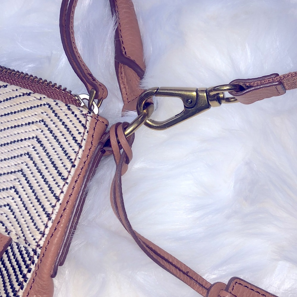 FOSSIL CROSSBODY - Picture 12 of 15